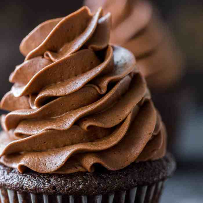 Brown icing with food coloring