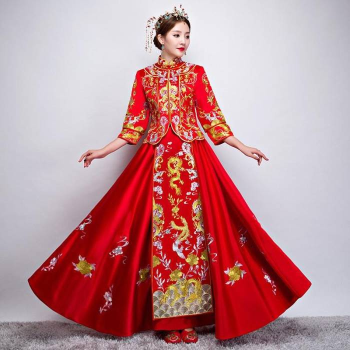 Traditional chinese wedding dress for bride