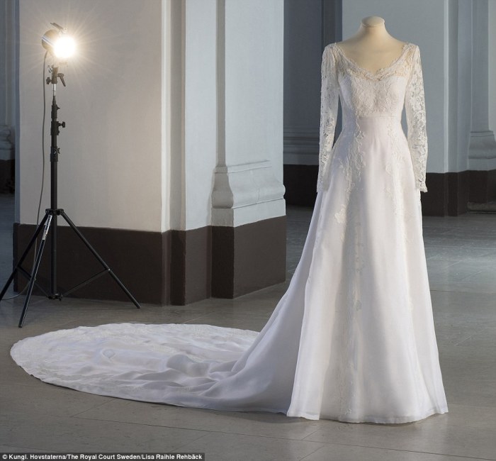 Princess sofia of sweden wedding dress