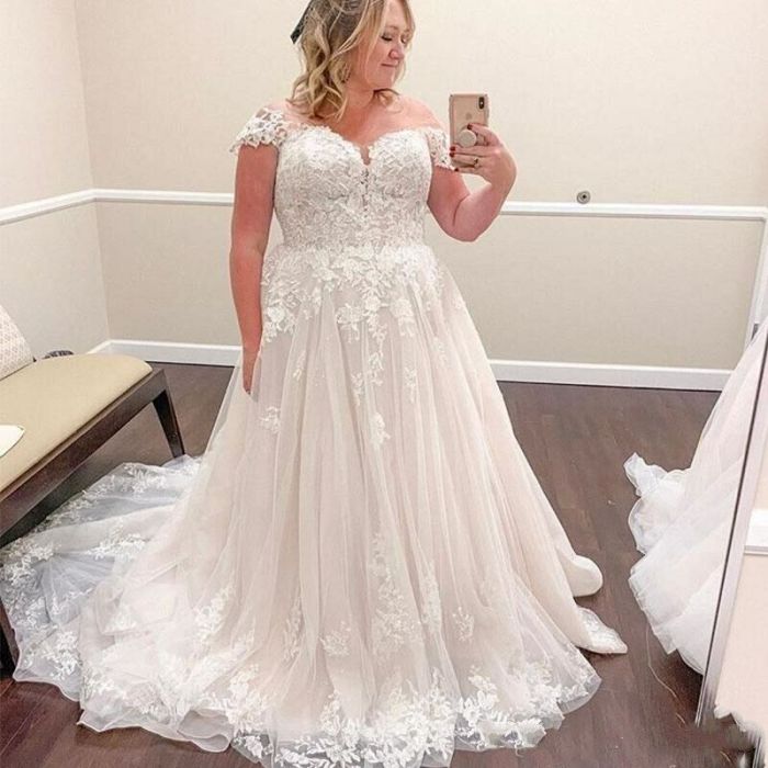 Plus size wedding dresses sleeves