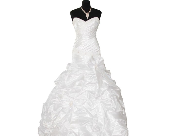 Pre owned wedding dress